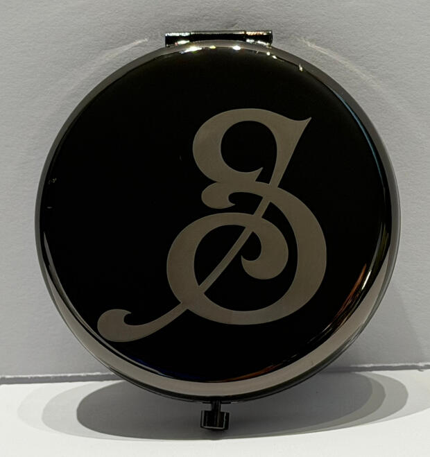 Compact mirror, black